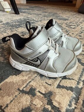 Nike Kids Silver and Black Velcro Athletic Sneakers